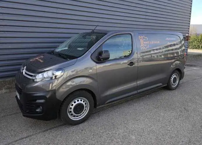 Véhicule Maintenance Matériels de Levage Rhône-Alpes